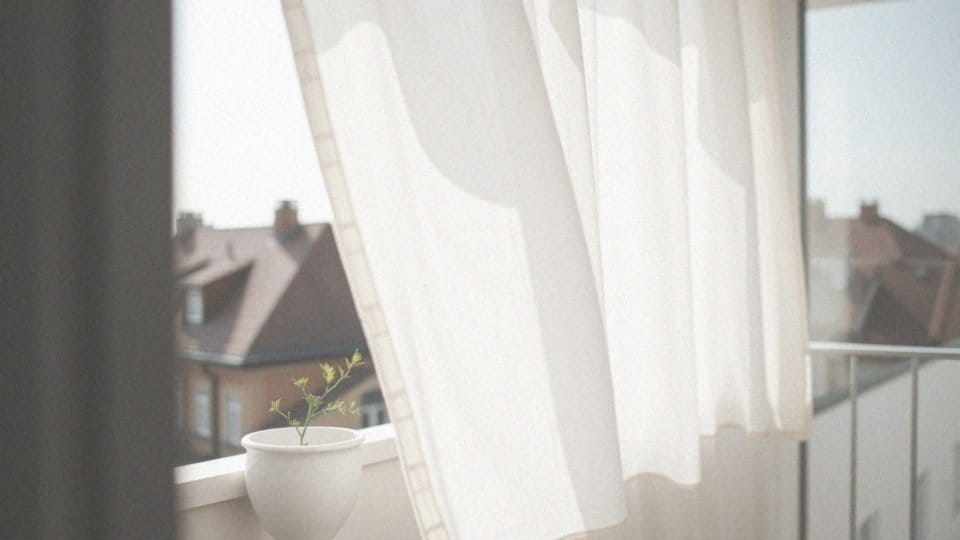 Dlaczego biel jest idealnym kolorem na każdą porę roku?