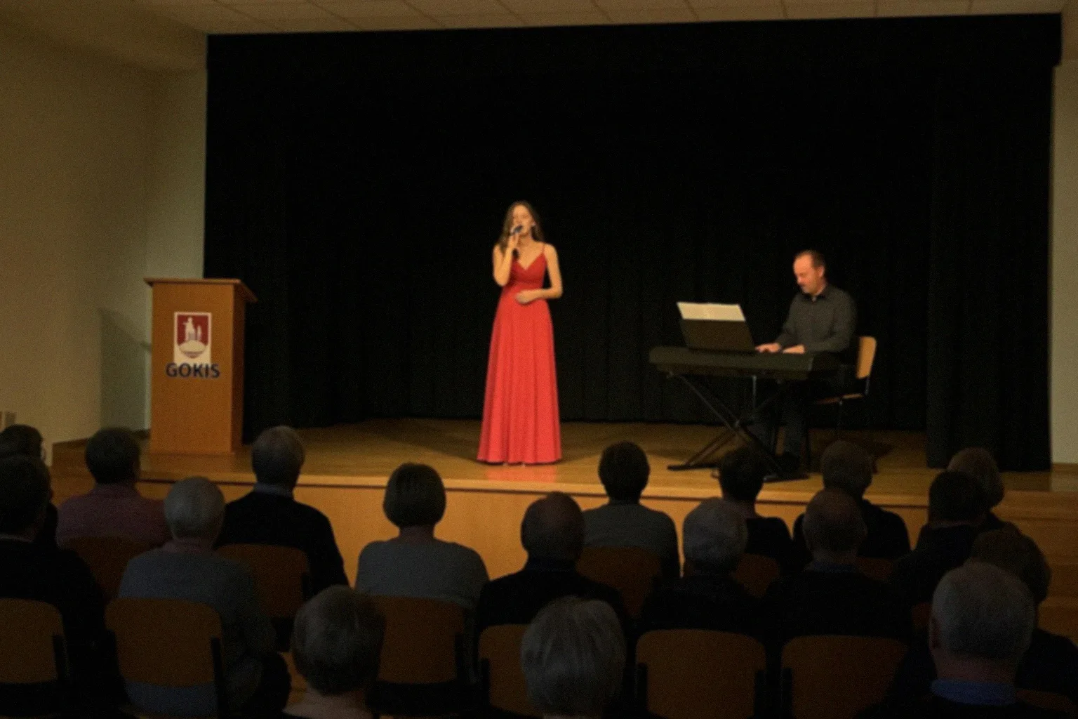 Jarmark Bożonarodzeniowy 2025 w Szamotułach – Emocjonujące Występy Dzieci i Młodzieży