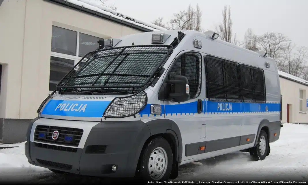 Awans funkcjonariuszy Policji w Szamotułach po ukończeniu kursów